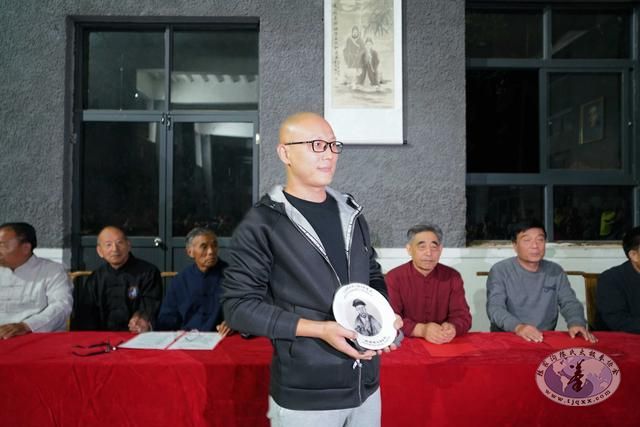 陈家沟陈氏太极拳协会成立基金会 义拍慰问帮扶陈家沟贫困家庭(配图)