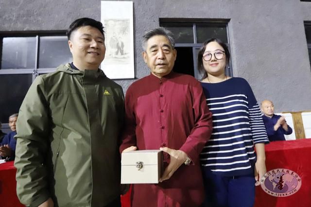 陈家沟陈氏太极拳协会成立基金会 义拍慰问帮扶陈家沟贫困家庭(配图)