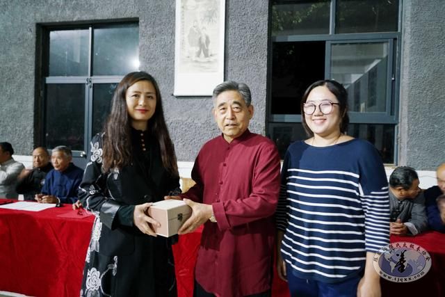 陈家沟陈氏太极拳协会成立基金会 义拍慰问帮扶陈家沟贫困家庭(配图)