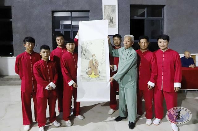 陈家沟陈氏太极拳协会成立基金会 义拍慰问帮扶陈家沟贫困家庭(配图)
