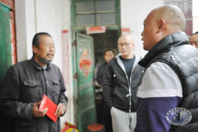 陈家沟陈氏太极拳协会成立基金会 义拍慰问帮扶陈家沟贫困家庭(配图)