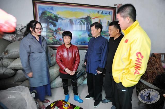 陈家沟陈氏太极拳协会成立基金会 义拍慰问帮扶陈家沟贫困家庭(配图)