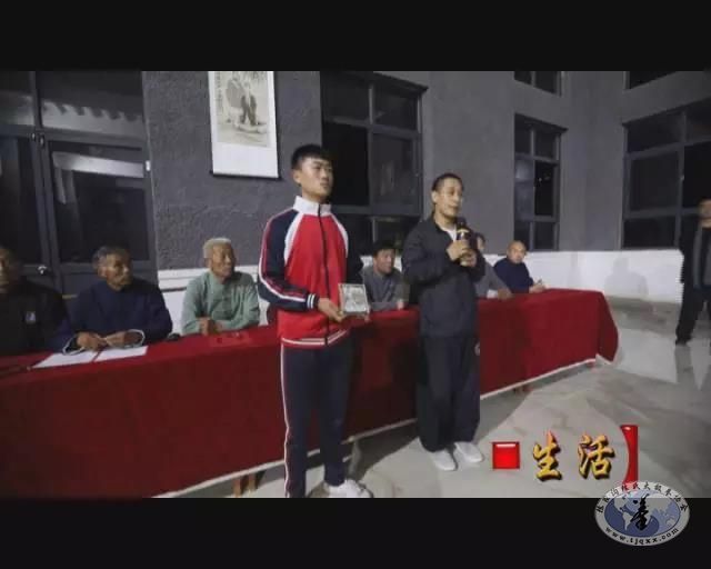 陈家沟陈氏太极拳协会基金会揭牌仪式暨各地分会授牌仪式举行(配图)