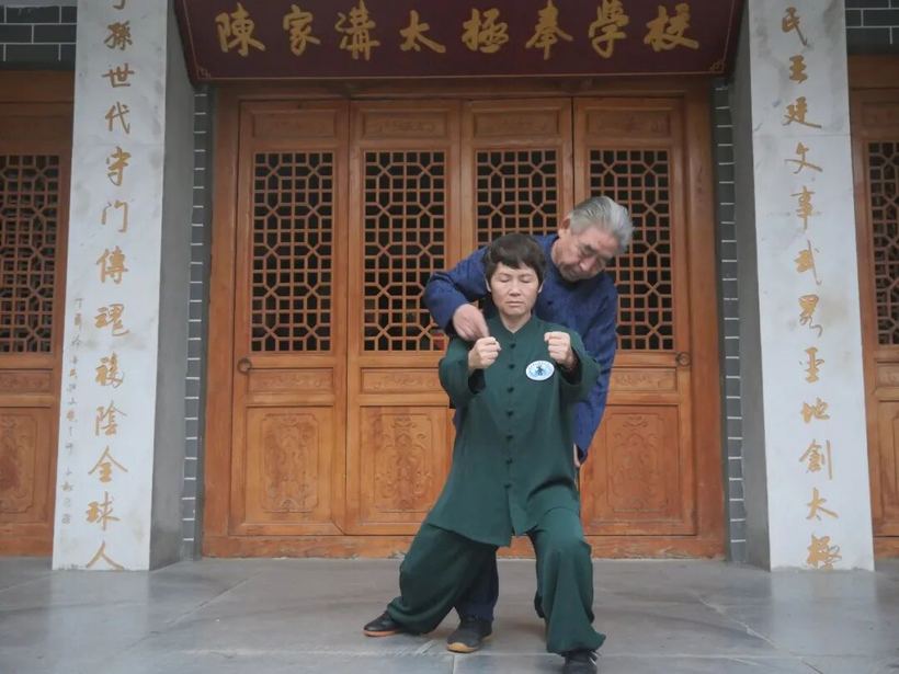 陳家濞太揺奉學校
子孫世代守门傳理禪陰金球人
陳民王建久事武